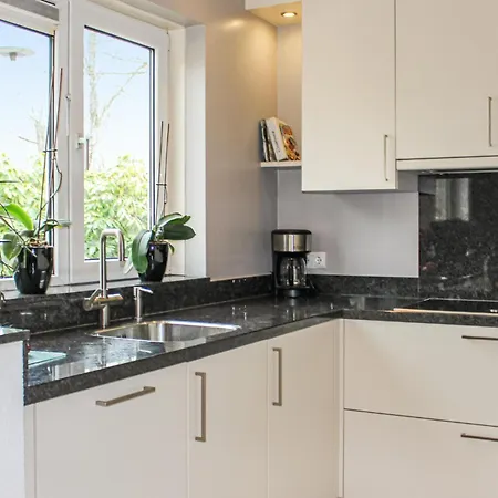 Beautiful In With Kitchen Пюттен